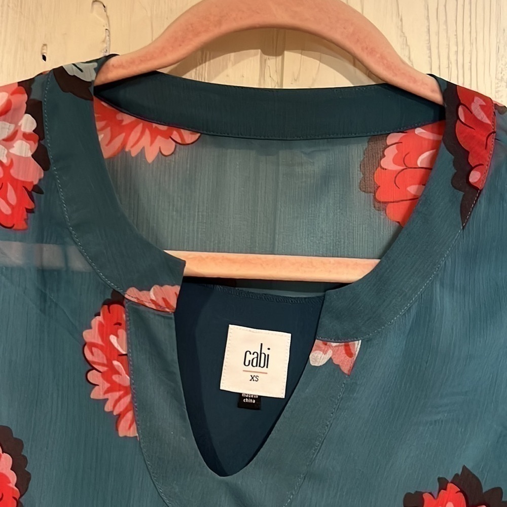 Cabi FLORAL BLOUSE TEAL BACKGROUND WITH PINK FLOWERS PEPLUM SIZE XS - Picture 3 of 8